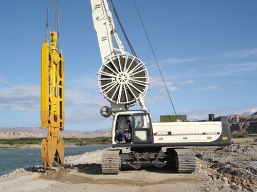 連續牆施(shī)工-新疆庫(ku)爾勒開都(dōu)河水電站(zhan)圍堰工程(chéng)1